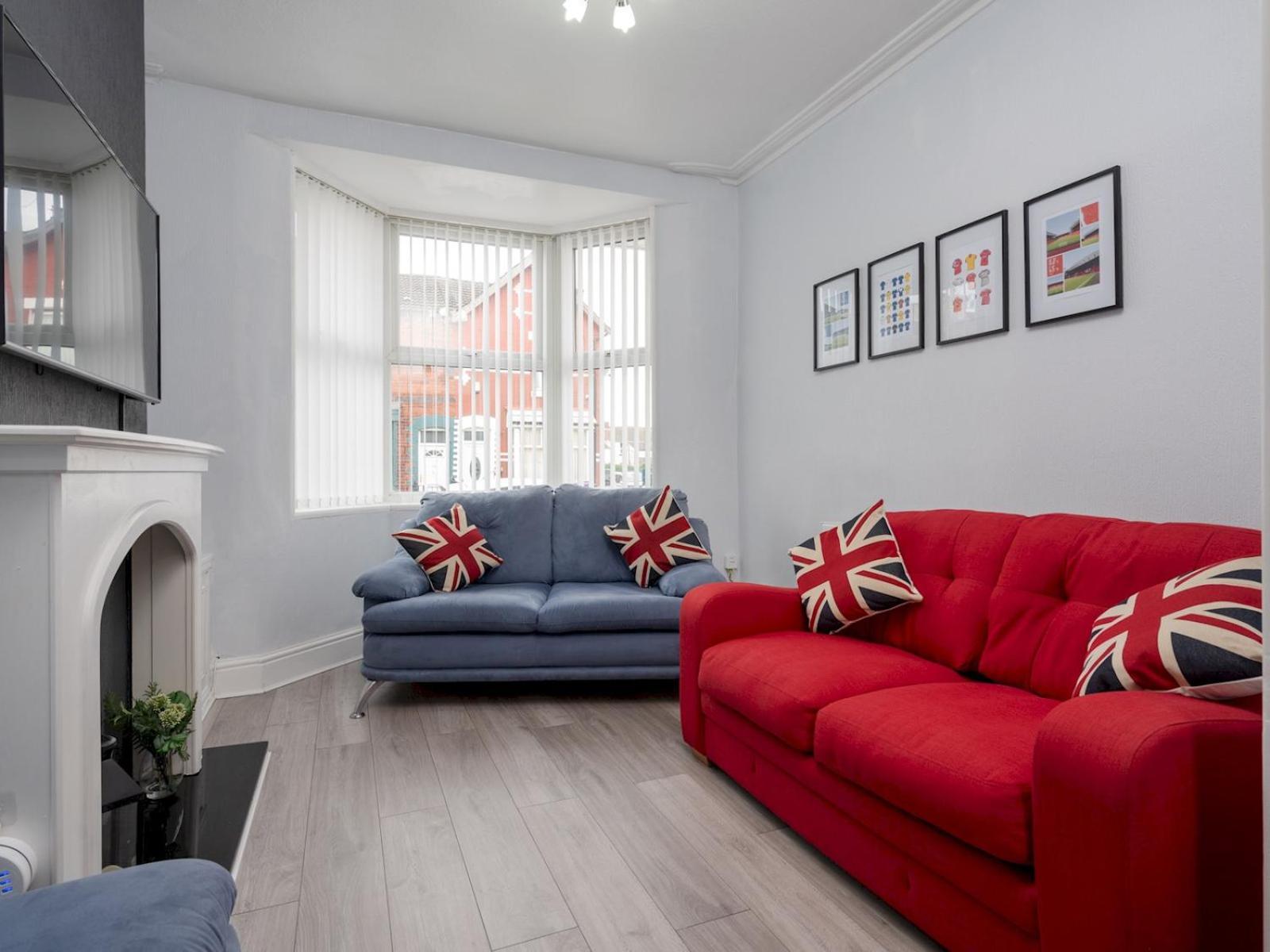 Pass The Keys Ruiskin St - Liverpool Kirkdale Terrace Sleeps 5 Parking Villa Exterior photo